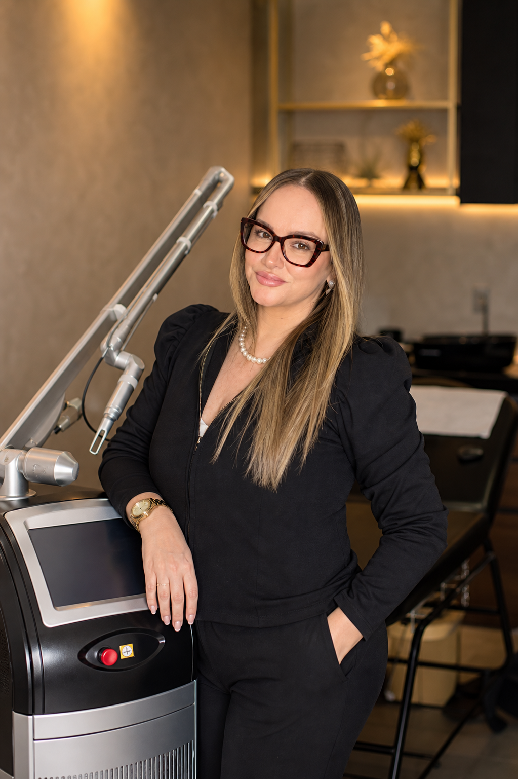 Dra. Geisa Lara na clínica